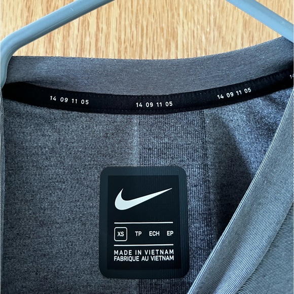 Nike Run Tech Knit Sweatshirt - Picture 4 of 5